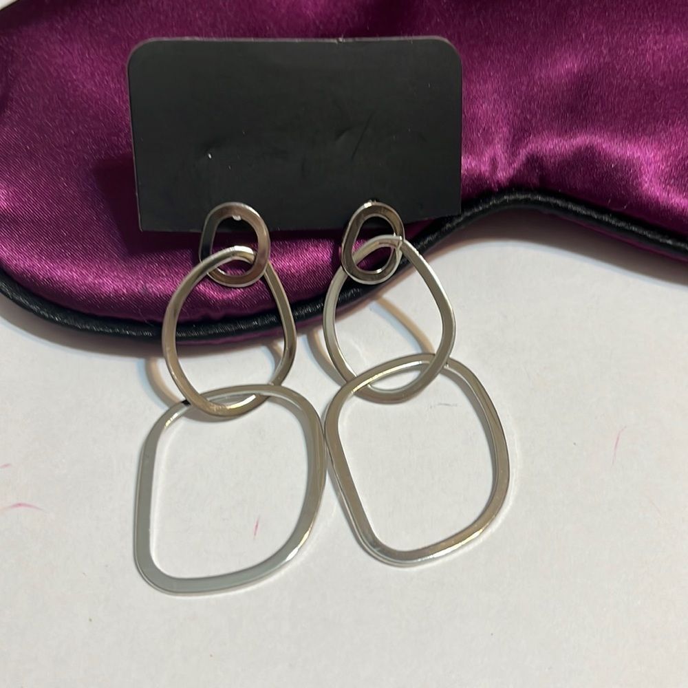 New Three level Silver color earrings